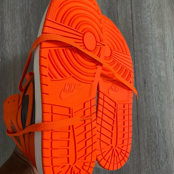 2022 brand new Air Jordan 1 Mid SE